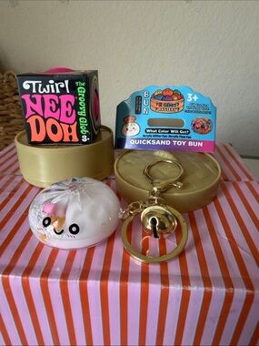 🩷💛Teeny Twirl Nee Doh🩷💛Quicksand Toy Bun with glitter! Backpack Accessory🩷💛🩷💛